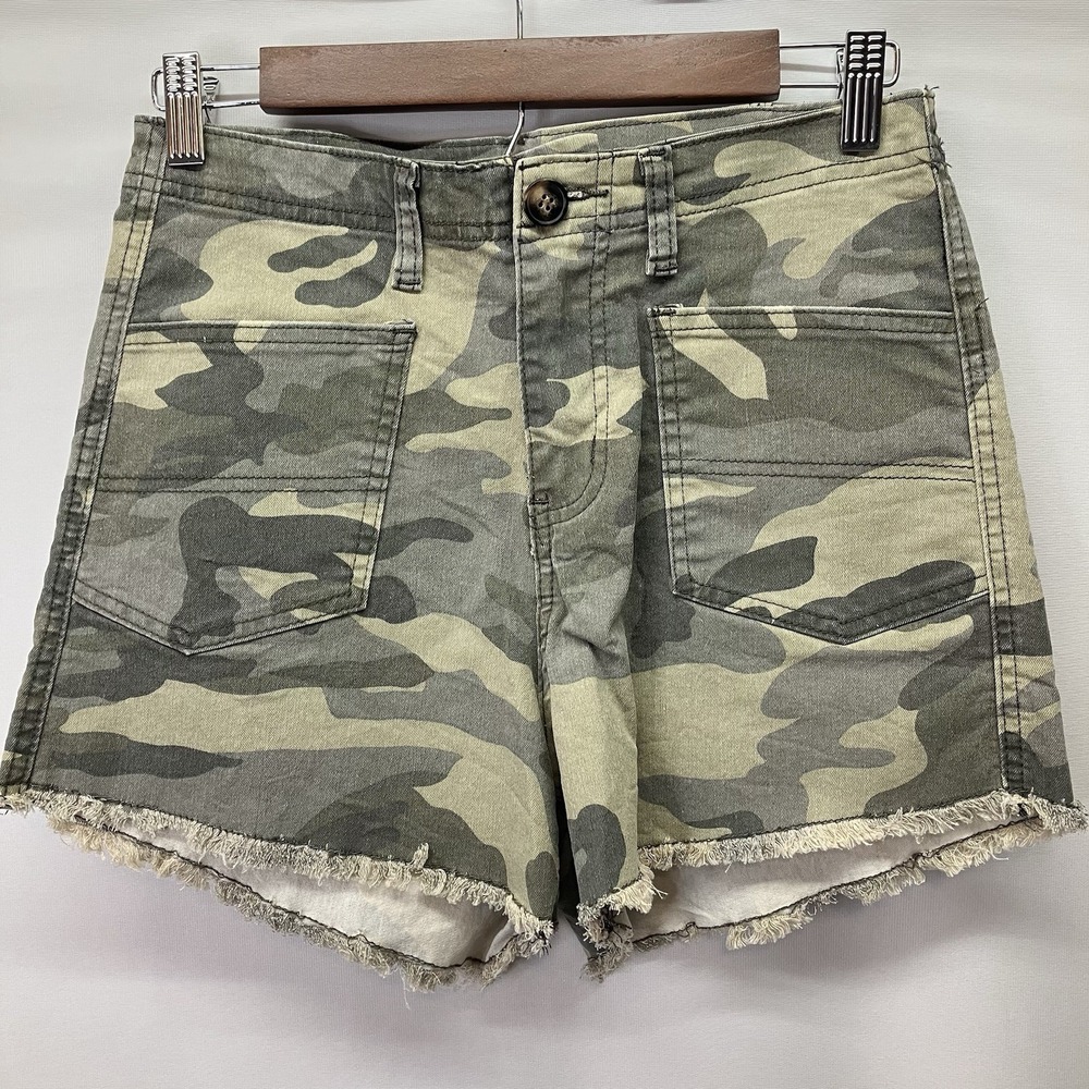 143 Story by Line Up Womens Camo  Front Pockets Frayed‎ Hem Casual  Shorts Sz S
